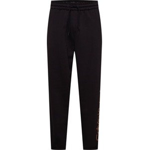 Kalhoty Calvin Klein Jeans karamelová / černá